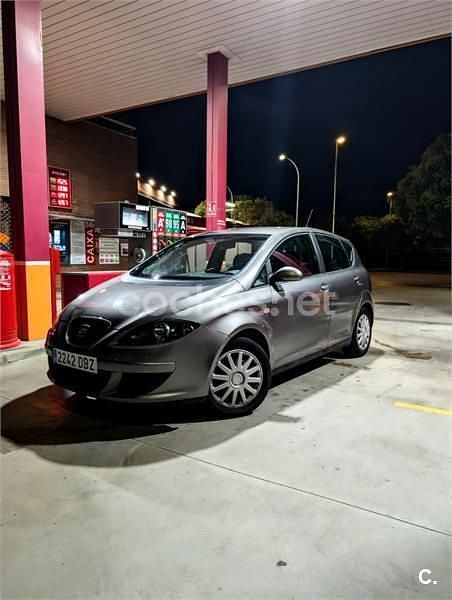 Gris / plata Usado 2004 Seat Altea Reference Monovolumen | 4700 € (Precio justo) - Imagen 1/4