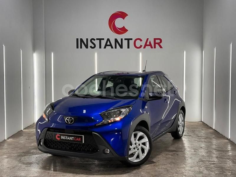 Azul Usado 2023 Toyota Aygo X Play SUV | 12.850 € (Buen precio) - Imagen 1/4
