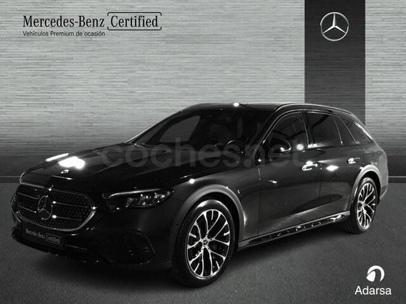 Usado Mercedes E300 313 CV (230 kW) 2025 Negro obsidiana Familiar