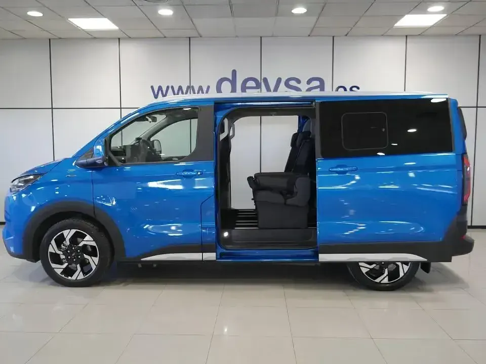 Nuevo Ford Tourneo Active 232 CV (170 kW) 2026 Azul Monovolumen