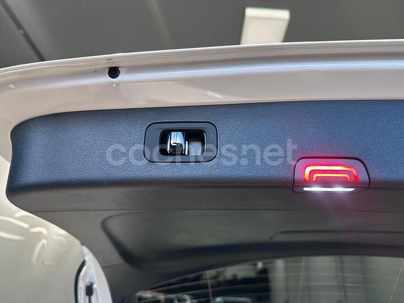 Usado Mercedes E300 313 CV (230 kW) 2024 Blanco Familiar