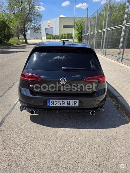 Usado VW Golf VII GTI 245 CV (180 kW) 2018 Negro Berlina