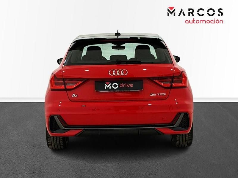 Usado Audi A1 Sportback Premium 95 CV (69 kW) 2022 Rojo Utilitario