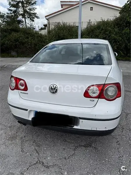 Usado VW Passat Edition 110 CV (80 kW) 2010 Blanco Berlina