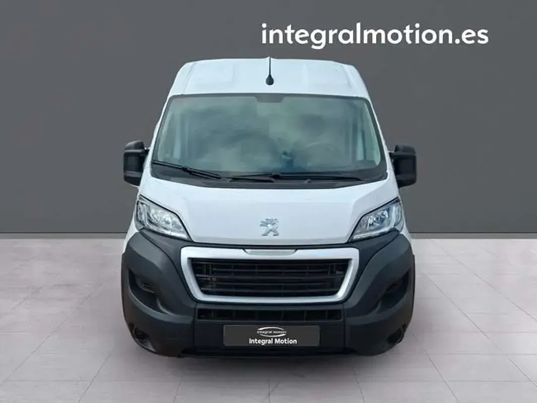 Usado Peugeot Boxer S 140 CV (102 kW) 2023 Blanco Van