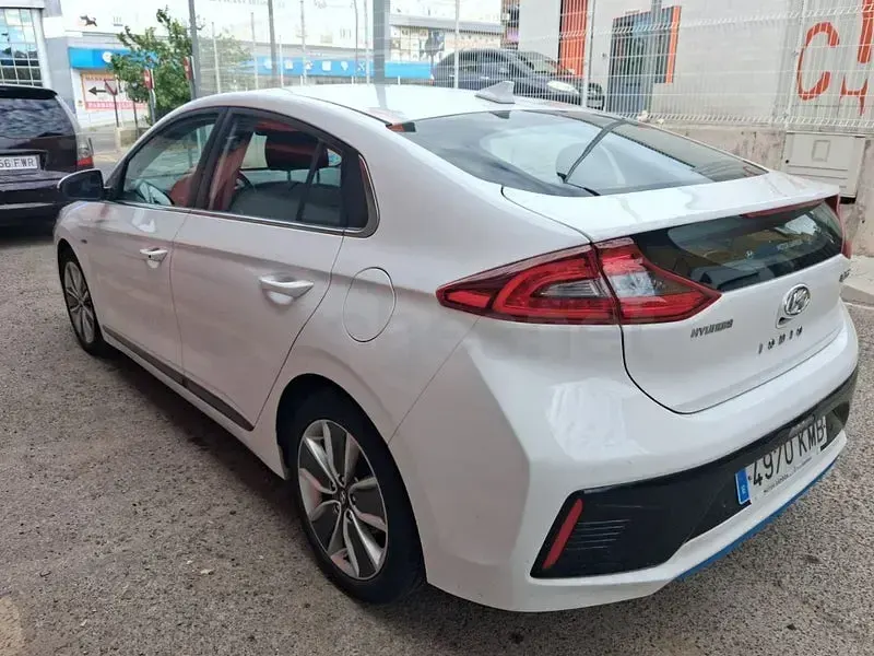 Usado Hyundai Ioniq Style 141 CV (103 kW) 2018 Blanco Utilitario