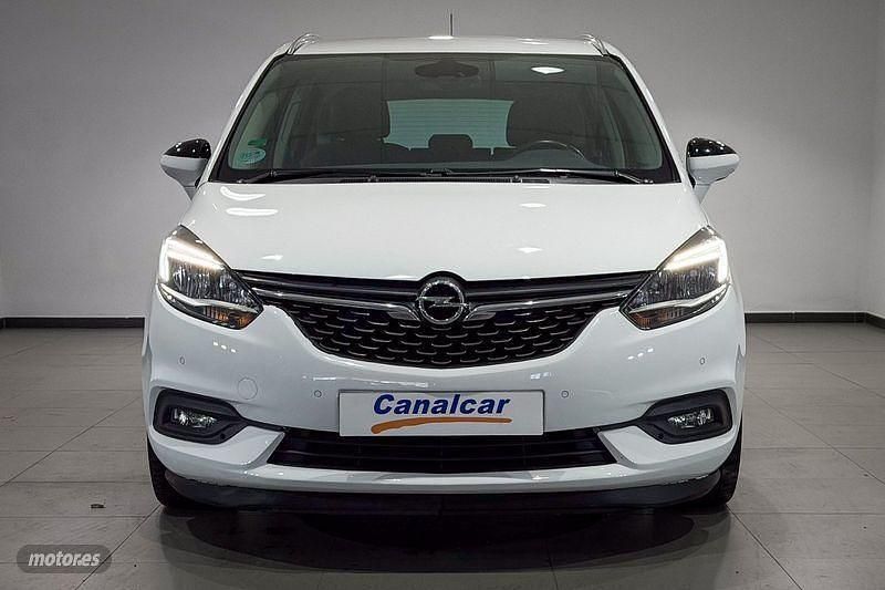 Usado Opel Zafira Excellence 140 CV (102 kW) 2018 Blanco Monovolumen