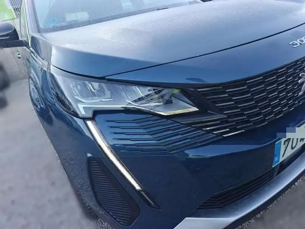 Usado Peugeot 3008 Active 131 CV (96 kW) 2021 Azul SUV