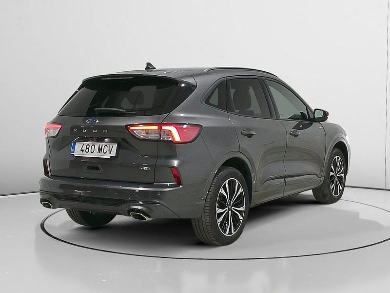 Usado Ford Kuga ST-Line 227 CV (166 kW) 2022 Gris SUV