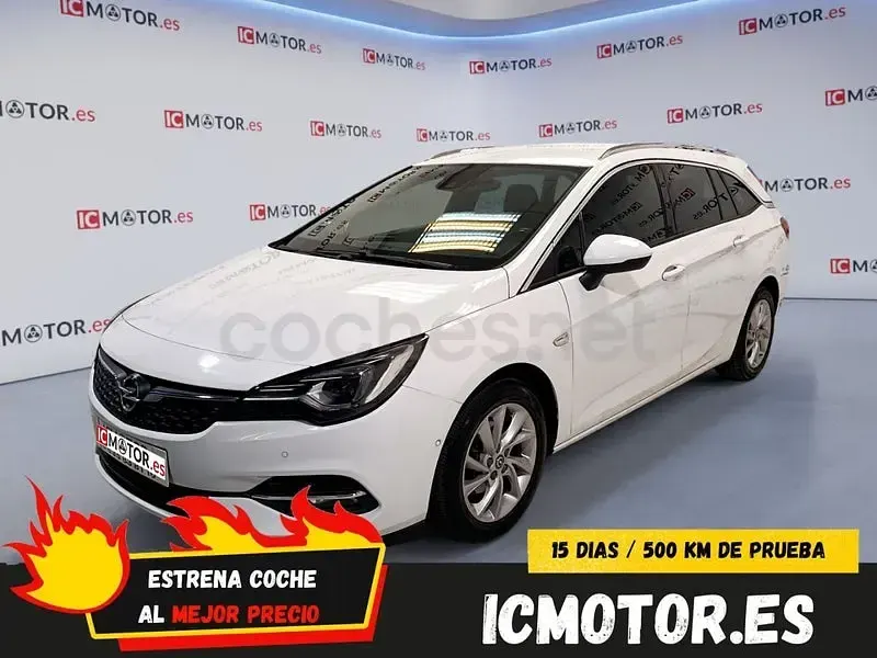 Usado Opel Astra Elegance 122 CV (89 kW) 2020 Blanco Familiar