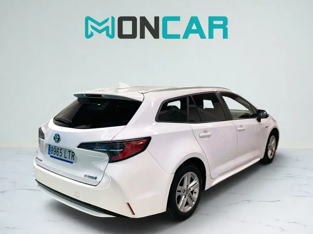 Usado Toyota Corolla Active 122 CV (89 kW) 2021 Blanco Familiar