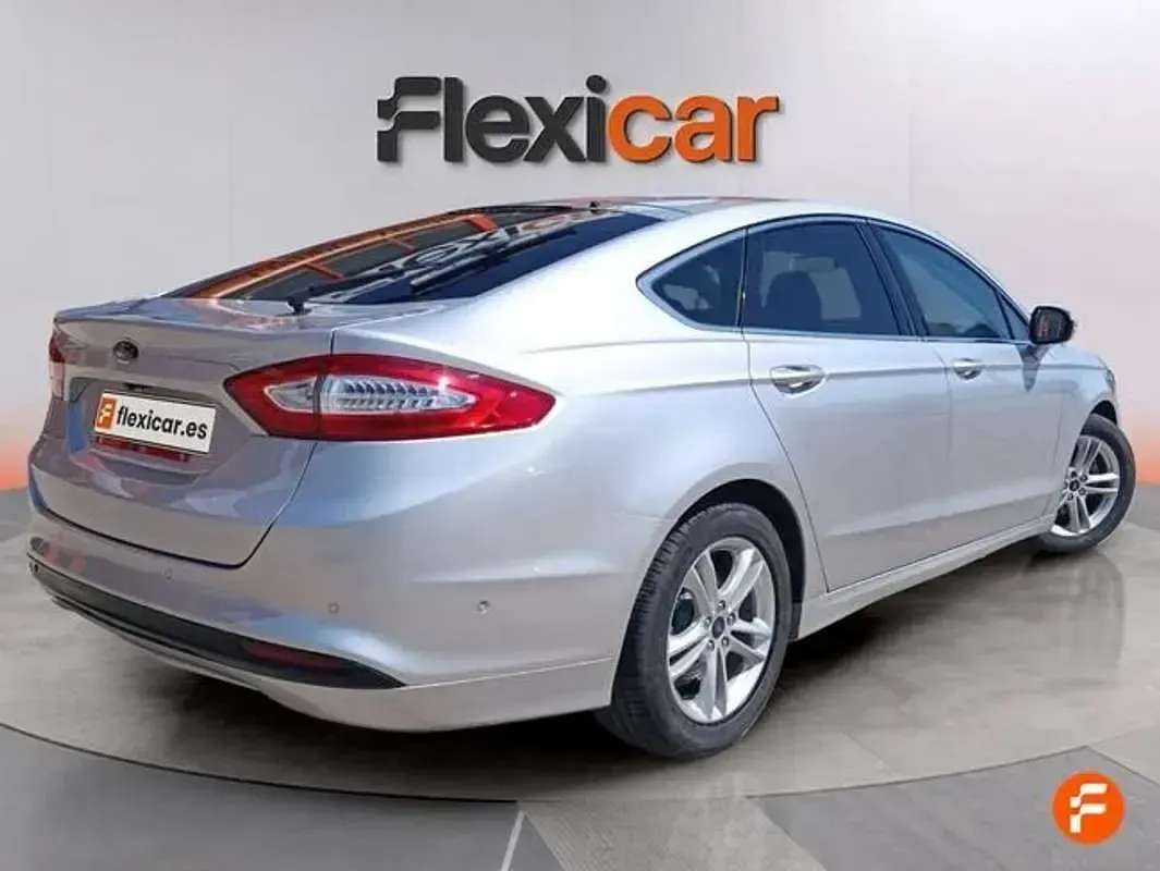Usado Ford Mondeo ST-Line 160 CV (117 kW) 2017 Gris Berlina