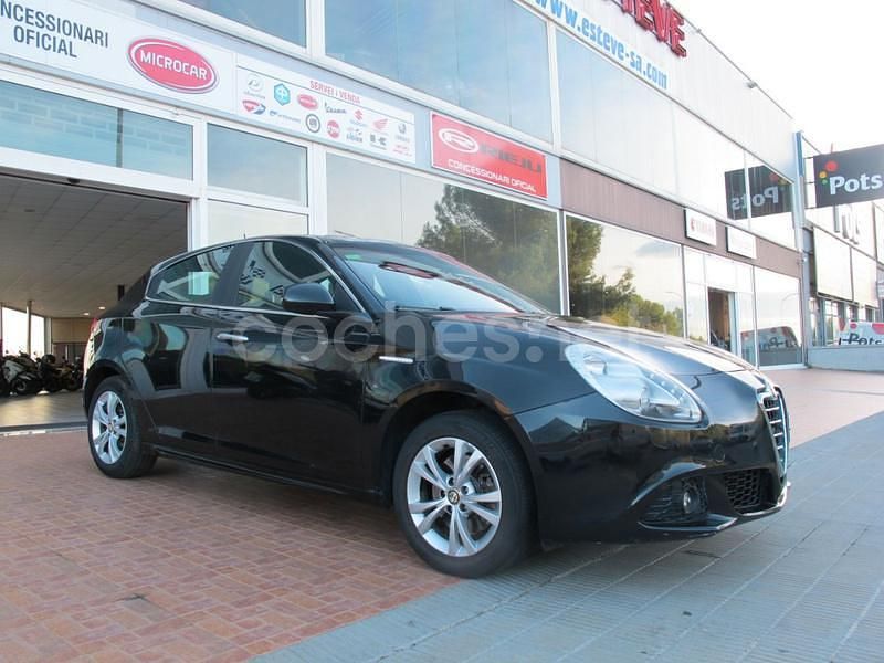 Usado Alfa Romeo Giulietta Distinctive 140 CV (102 kW) 2011 Negro Utilitario