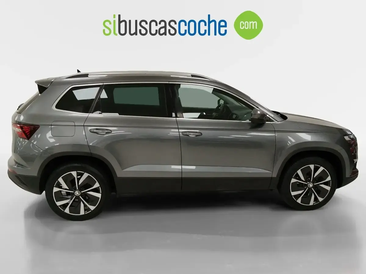 Usado Skoda Karoq Style 150 CV (110 kW) 2022 Gris/plata SUV