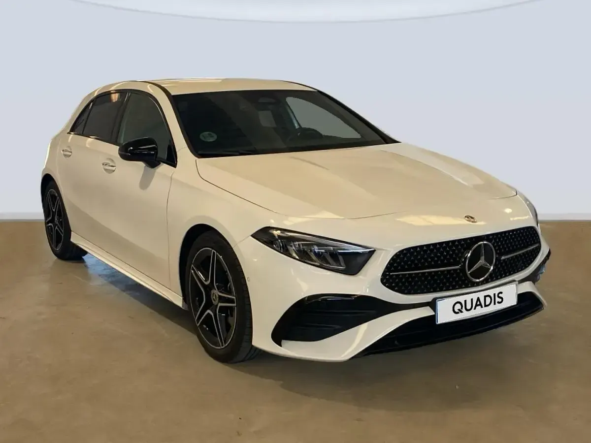 Usado Mercedes A180 116 CV (85 kW) 2025 Blanco Berlina