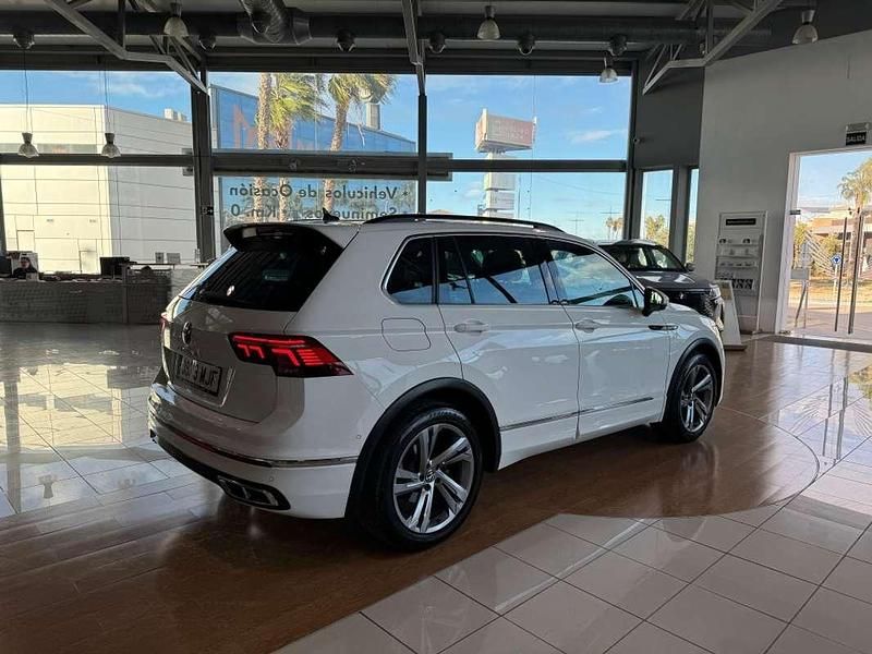 Usado VW Tiguan R-line 150 CV (110 kW) 2023 Blanco SUV