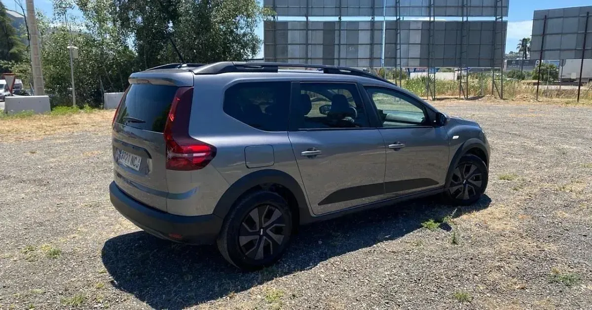 Usado Dacia Jogger Expression 140 CV (102 kW) 2025 Monovolumen
