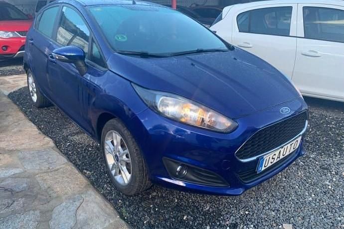 Usado Ford Fiesta 82 CV (60 kW) 2017 Azul Utilitario