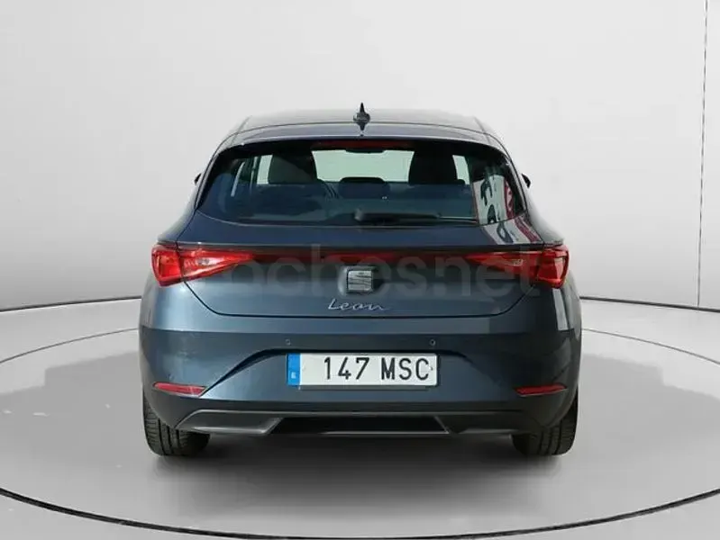 Usado Seat Leon Style 110 CV (80 kW) 2024 Azul Berlina