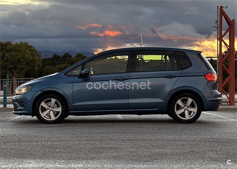 Usado VW Golf Sportsvan Business 110 CV (80 kW) 2015 Azul Monovolumen