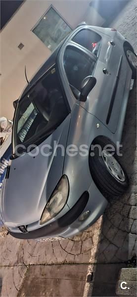 Usado Peugeot 206 90 CV (66 kW) 2000 Azul Berlina