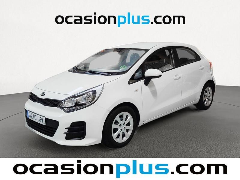 Blanco Usado 2016 Kia Rio Utilitario | 9990 € (Un poco caro) - Imagen 1/4