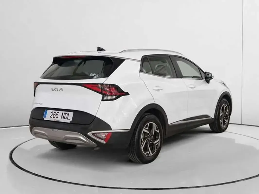 Käytetty Kia Sportage 160 HP (117 kW) 2025 Valkoinen Katumaasturi