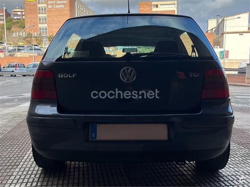 Usado VW Golf IV 110 CV (80 kW) 2001 Azul Berlina
