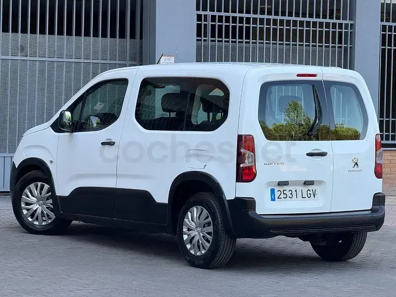 Usado Peugeot Rifter Active 100 CV (73 kW) 2020 Blanco Monovolumen