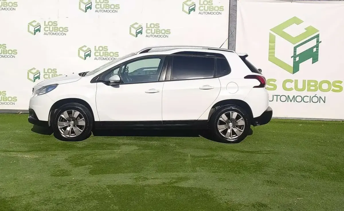 Usado Peugeot 2008 Allure 110 CV (80 kW) 2016 Blanco SUV