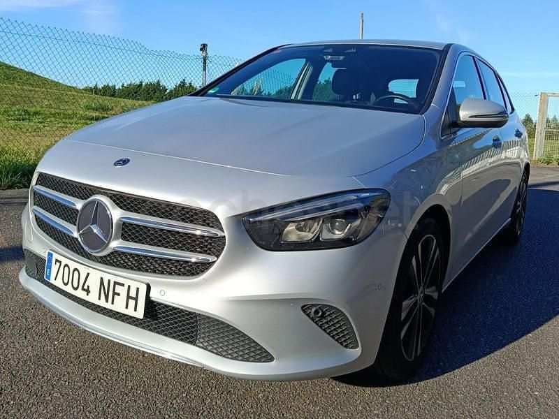 Usado Mercedes B200 150 CV (110 kW) 2020 Gris / plata Monovolumen
