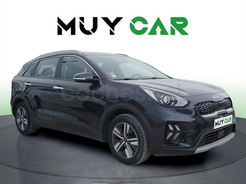 Usado Kia Niro 141 HP (103 kW) 2022 Azul SUV