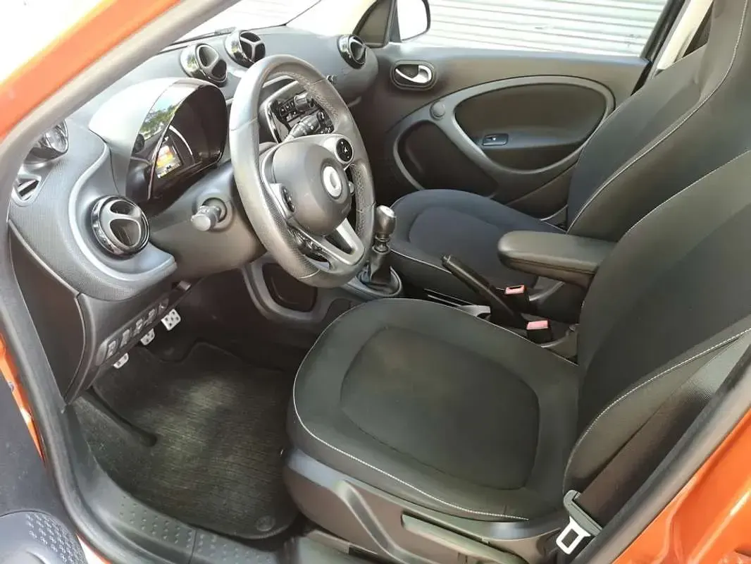 Usado Smart ForFour Passion 90 CV (66 kW) 2016 Negro Utilitario