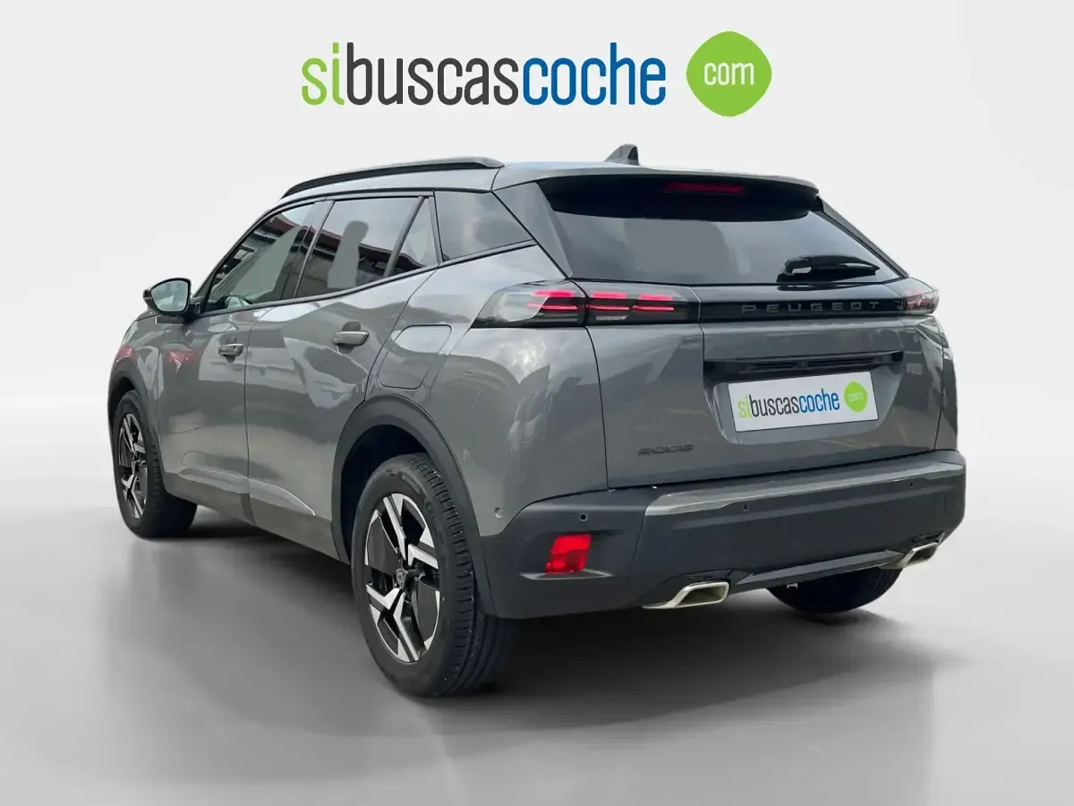 Usado Peugeot 2008 Allure 130 CV (95 kW) 2024 Gris/plata SUV