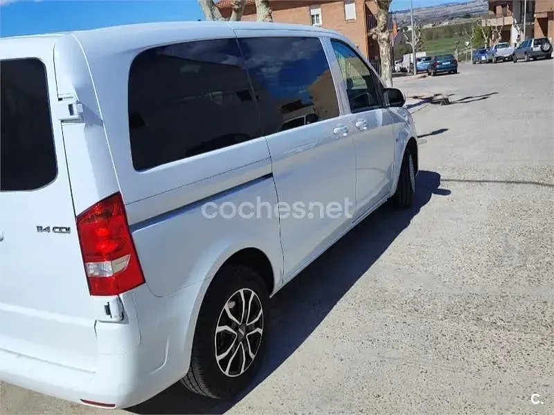 Usado Mercedes Vito Marco Polo 88 CV (64 kW) 2015 Amarillo Van