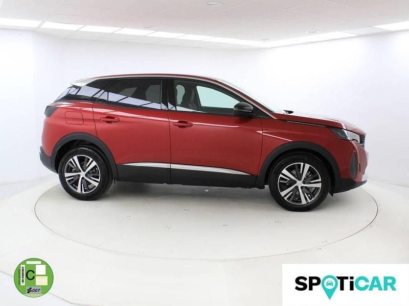 Usado Peugeot 3008 Allure 130 CV (95 kW) 2022 Rojo SUV