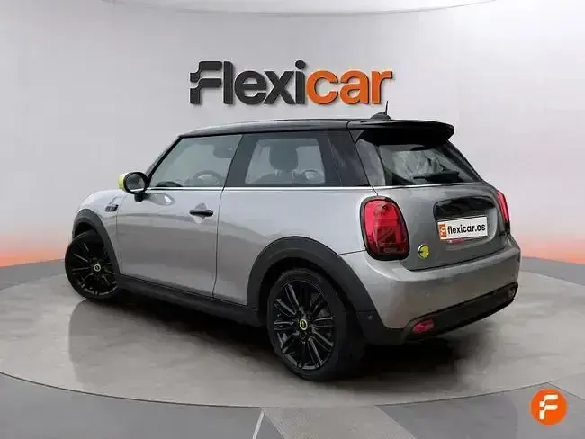 Begagnad Mini Cooper SE 135 kW (184 HK) 2023 Grå Halvkombi