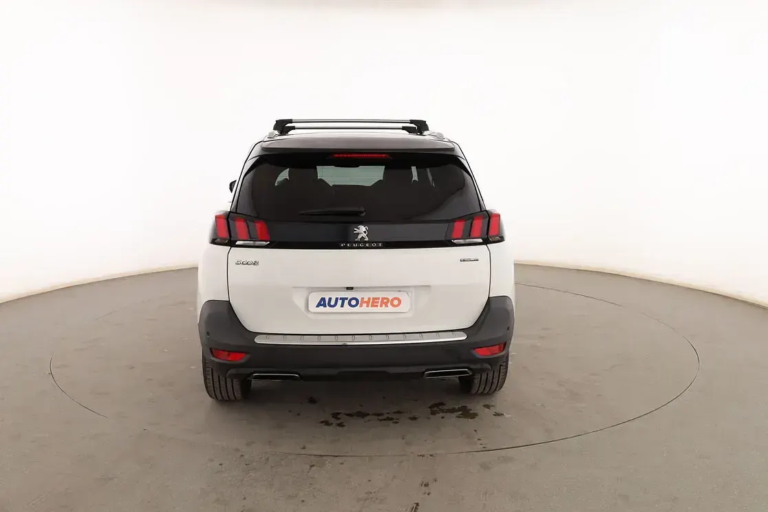 Usado Peugeot 5008 GT 131 CV (96 kW) 2019 Blanco SUV