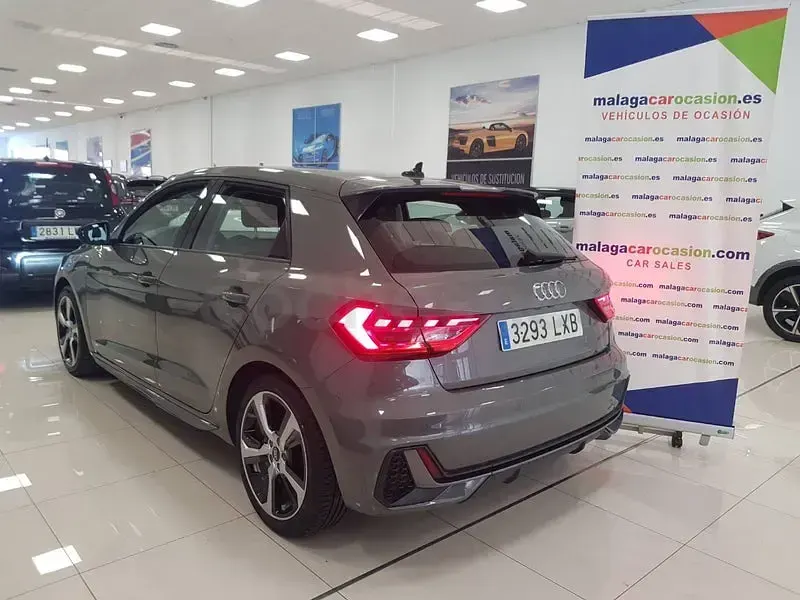 Usado Audi A1 Sportback 95 CV (69 kW) 2022 Gris / plata Utilitario
