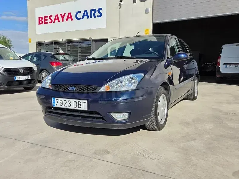 Usado Ford Focus Trend 100 CV (73 kW) 2004 Azul Berlina