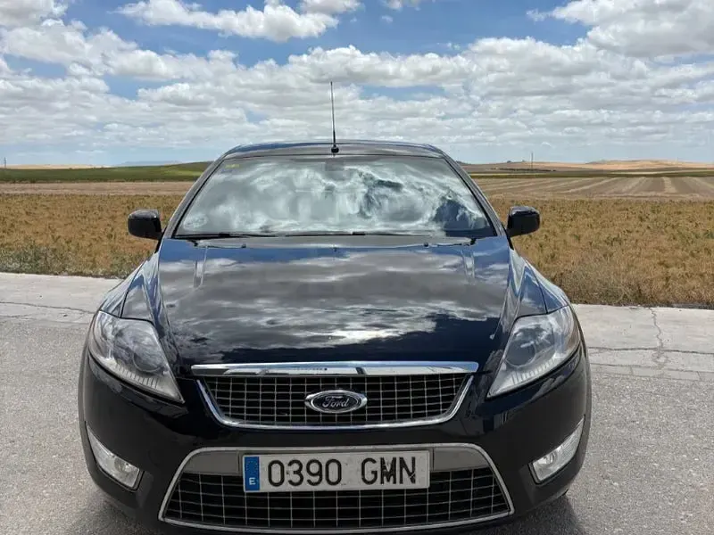 Usado Ford Mondeo Titanium 140 CV (102 kW) 2009 Negro Familiar