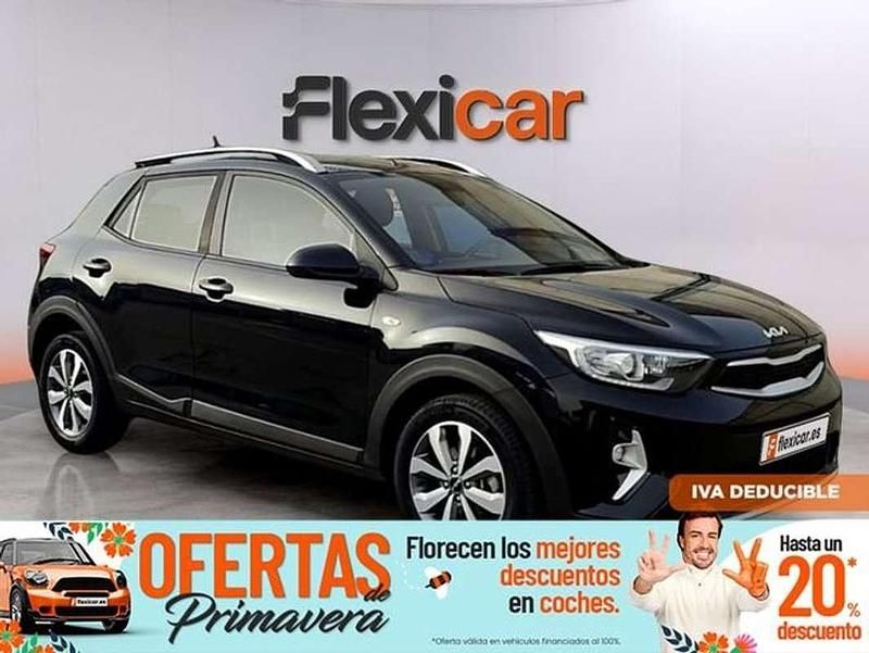 Usado Kia Stonic 101 CV (74 kW) 2022 Negro SUV