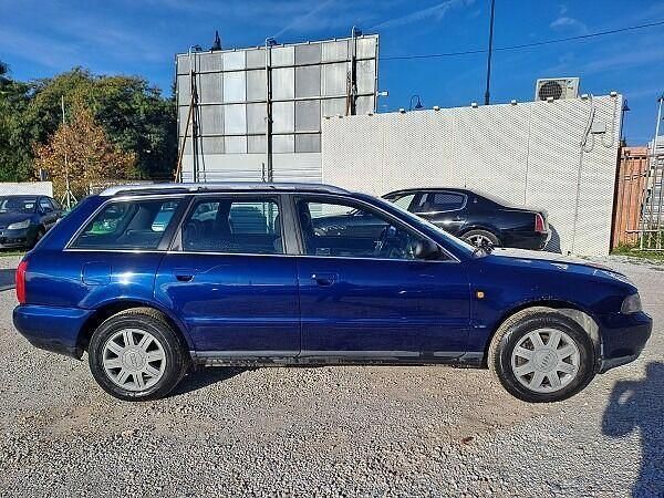 Usado Audi A4 193 CV (141 kW) 1999 Azul Familiar