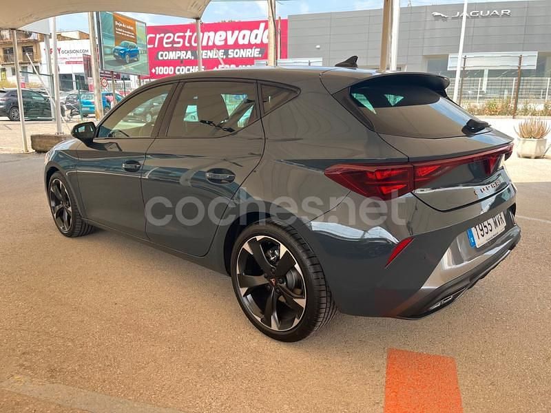 Usado Cupra Leon 150 CV (110 kW) 2024 Azul Berlina