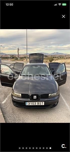 Usado Seat Leon 110 CV (80 kW) 2002 Negro Berlina
