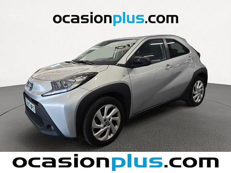 Blanco Usado 2024 Toyota Aygo Play Utilitario | 13.282 € (Precio justo) - Imagen 1/4