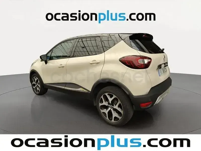 Usado Renault Captur Zen 120 CV (88 kW) 2017 Beige SUV