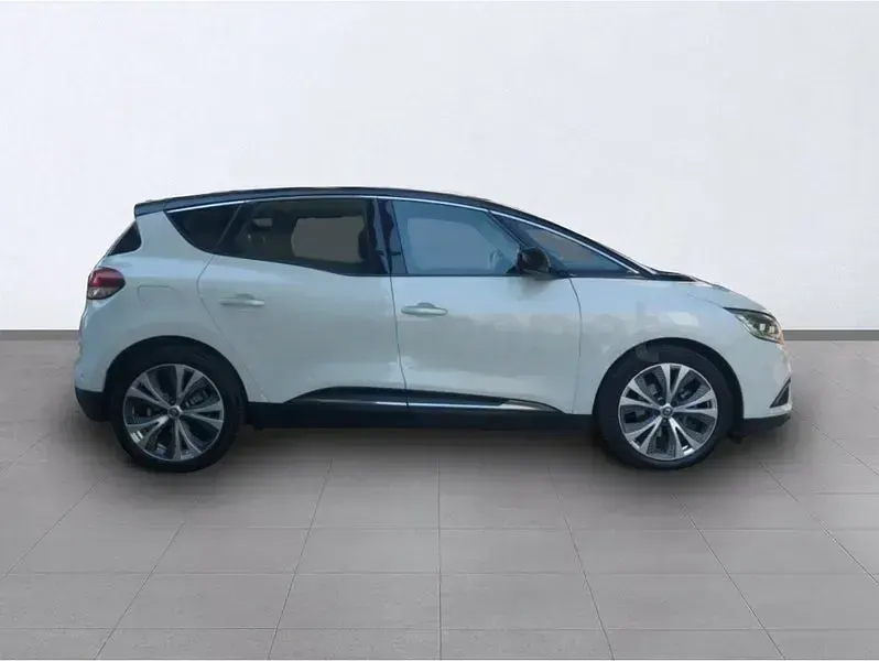 Usado Renault Grand Scénic IV Zen 140 CV (102 kW) 2018 Blanco Monovolumen