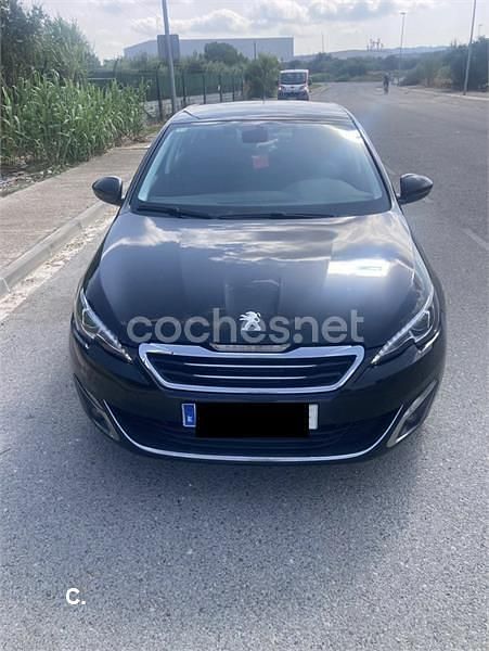 Usado Peugeot 308 Allure 120 CV (88 kW) 2015 Negro Berlina