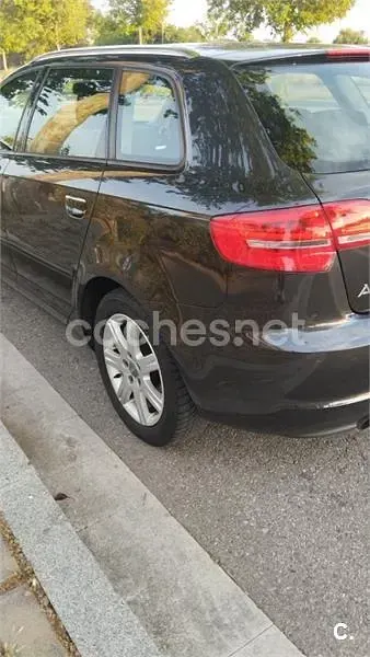 Usado Audi A3 Ambition 140 CV (102 kW) 2012 Negro Utilitario